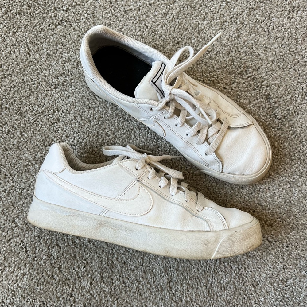 Nike white Casual Sneakers, women’s shoes size 8.5